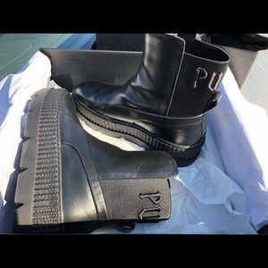 COPY - Puma Fenty Chelsea sneaker boot size 9 women’s